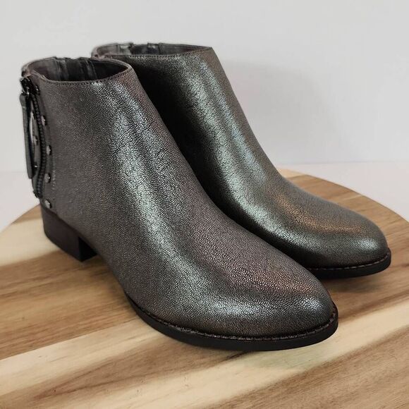 Vince Camuto Catile Pewter Gunmetal Leather Side Zip Ankle Booties Size 8 M - Picture 3 of 13